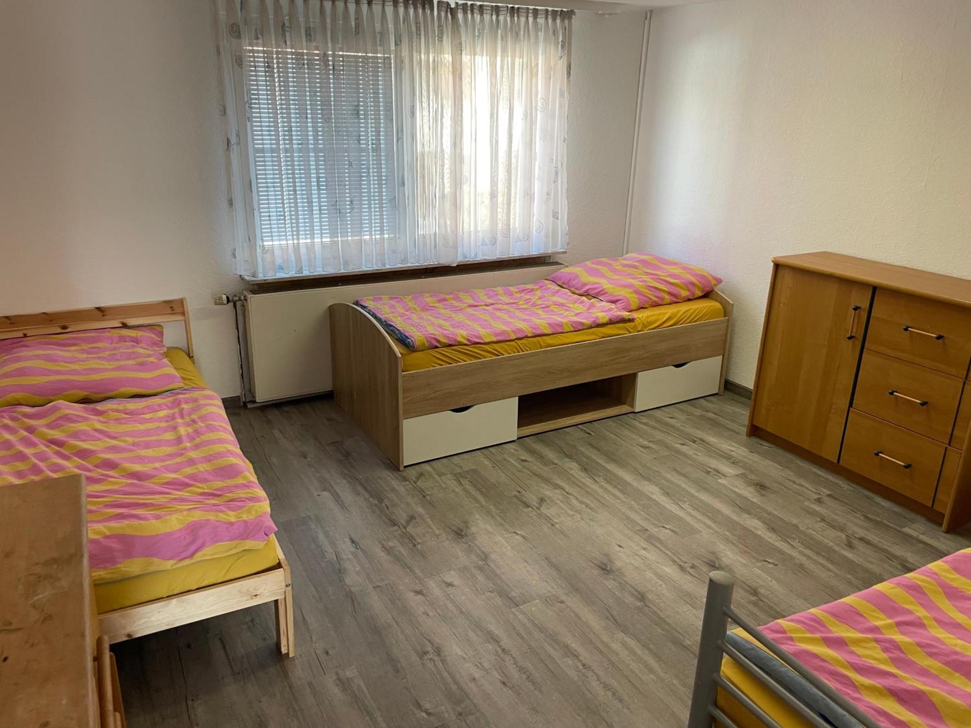 Haus Dambacher - Arbeiter-Monteurzimmer Nuertingen Buitenkant foto